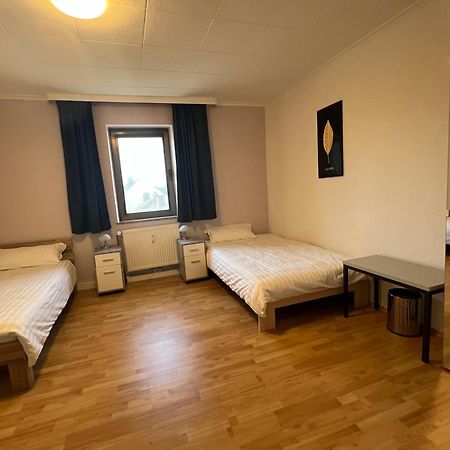Bequemes Zimmer In Moderner Unterkunft My Pension Duisburg Exterior foto