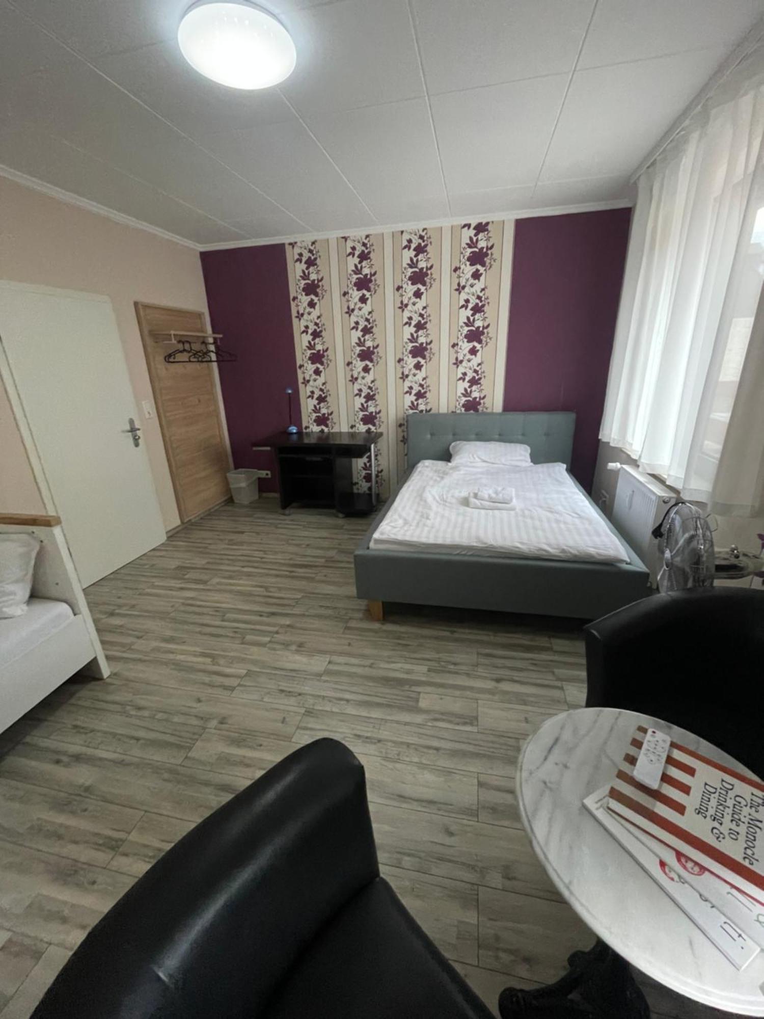 Bequemes Zimmer In Moderner Unterkunft My Pension Duisburg Exterior foto