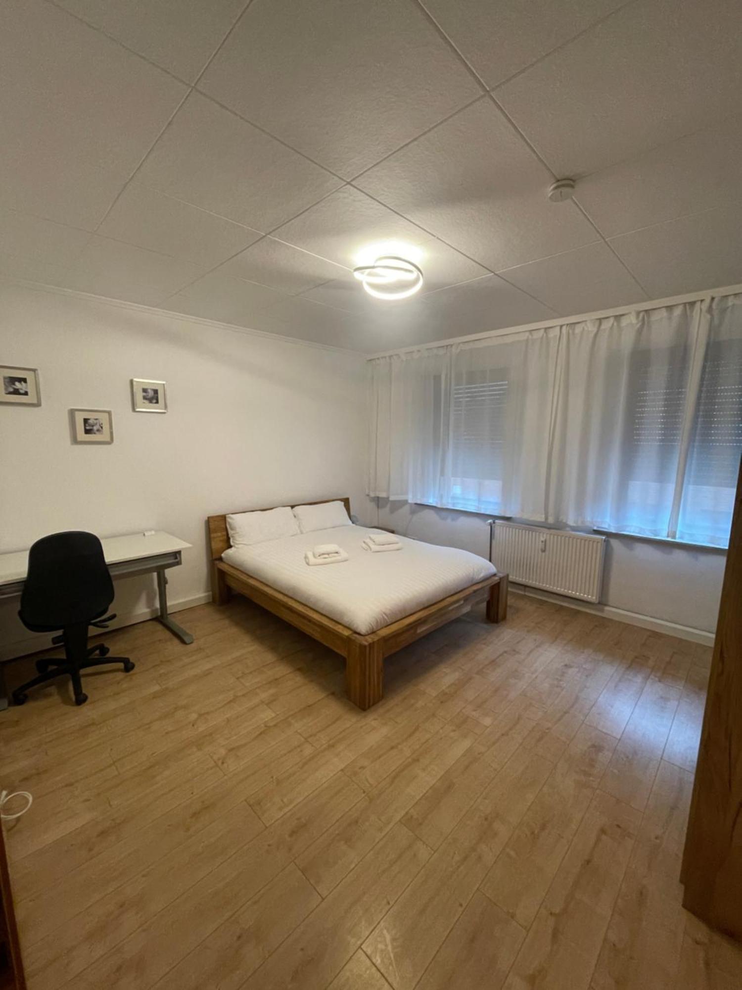 Bequemes Zimmer In Moderner Unterkunft My Pension Duisburg Exterior foto